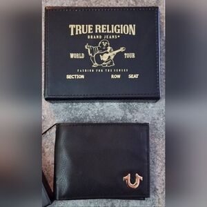 True Religion 'Aglet' Slim Bifold RIFD Leather Wallet ~ Black TR203418 ☆NIB☆